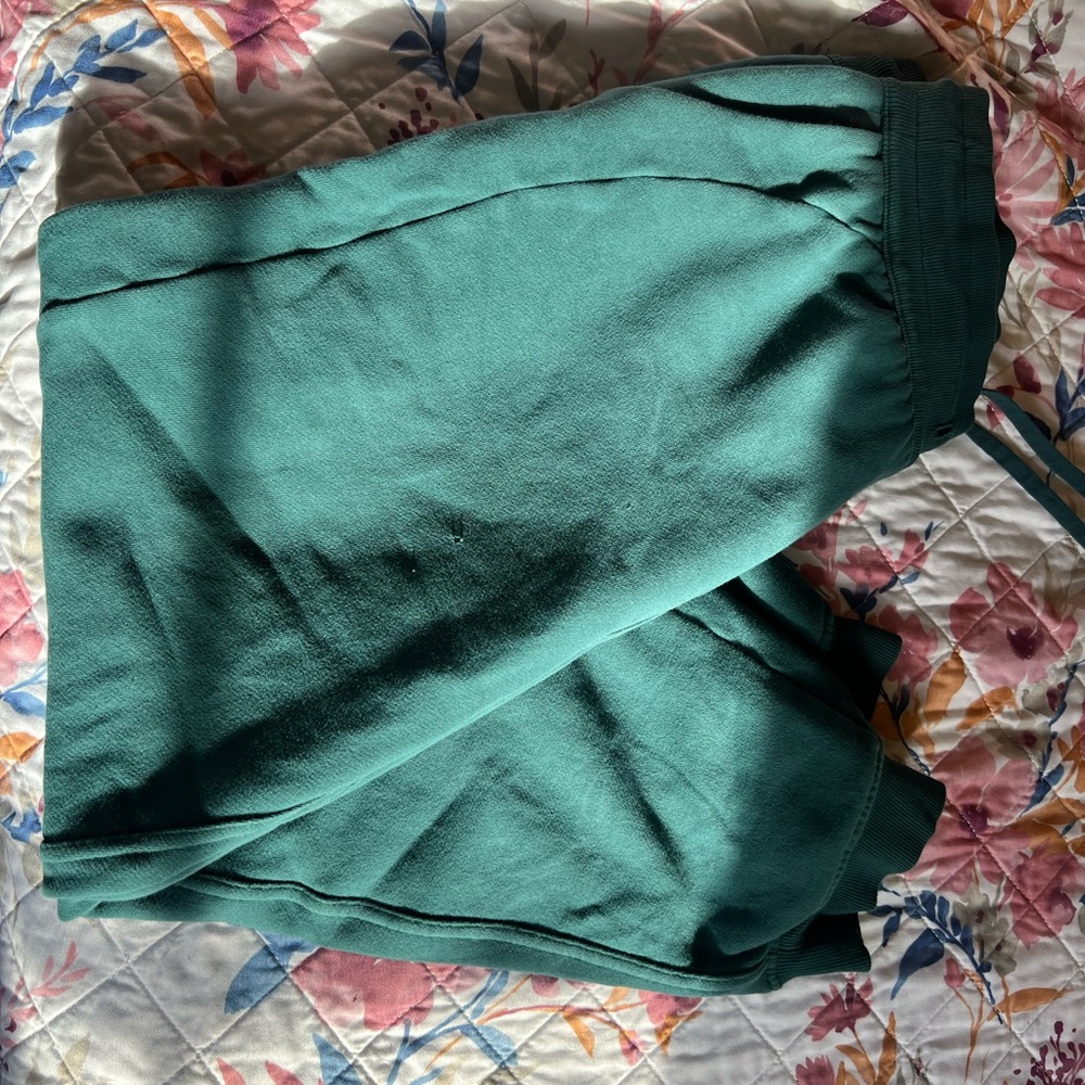 Lululemon Scuba High-Rise Relaxed Jogger Full Length Size 8 Green Jasper